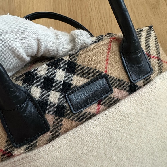 Burberry's Handbag - Picture 13 of 15